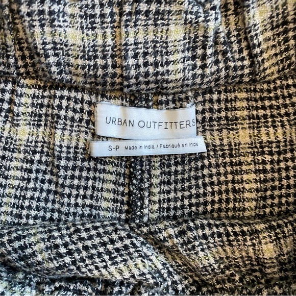 UO Plaid Shorts - Picture 3 of 3